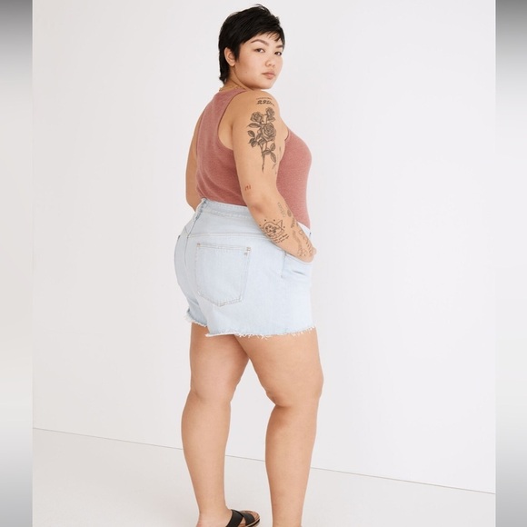 MADEWELL| Relaxed denim shorts raw hem | size 32 - Picture 3 of 11